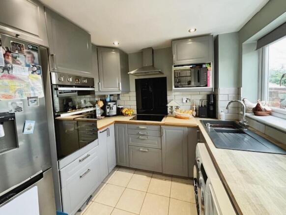 58663447-Kitchen 201.jpg