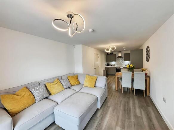 39db3a24-Living.Kitchen1.jpg