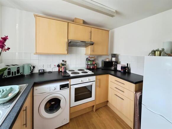 1f7bb23f-Kitchen 201.jpg