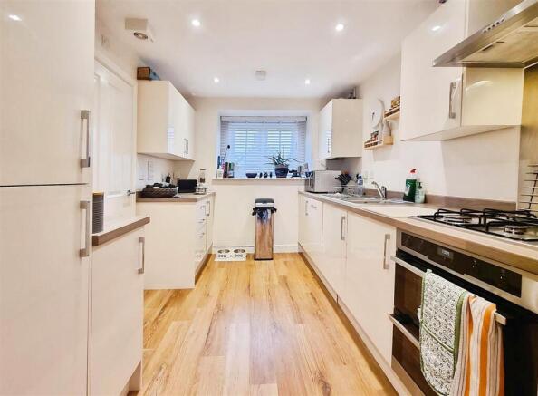 Modern Fitted Kitchen