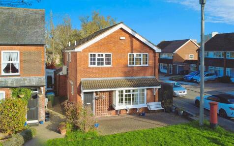 Leverstock Green Road, Leverstock Green