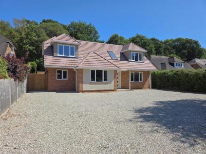 Pine Walk, Sarisbury Green