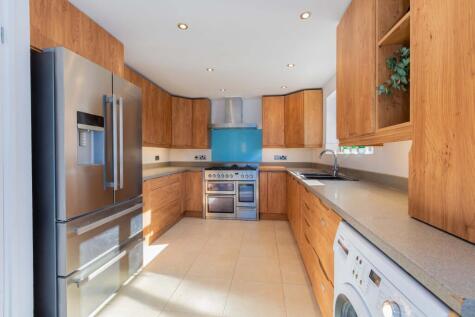 Queensway, Furze Platt, Maidenhead, Berkshire