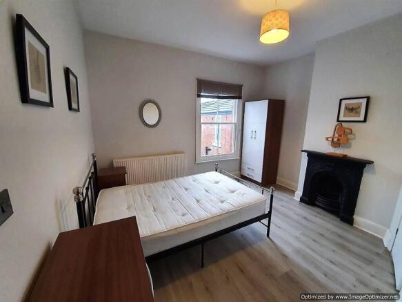 3 or 4 Bed unfurnished Property