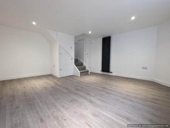 Split level 3 bed apartment