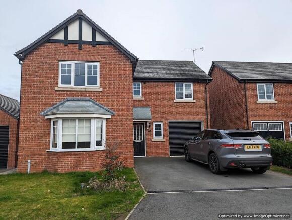 4 Bed detached house in rural location