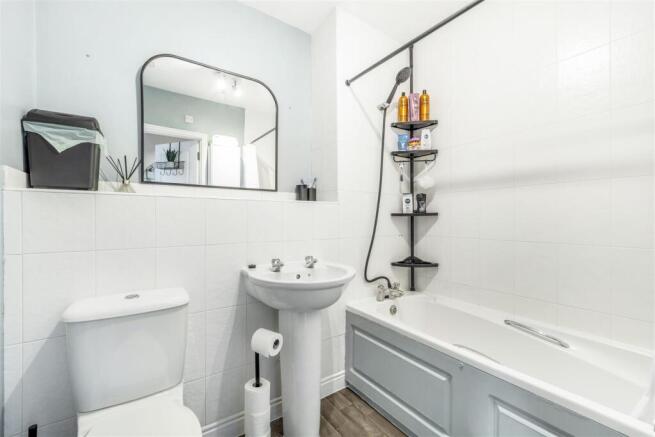 Flat 34, Freiston Terrace (Boston)-6.jpg
