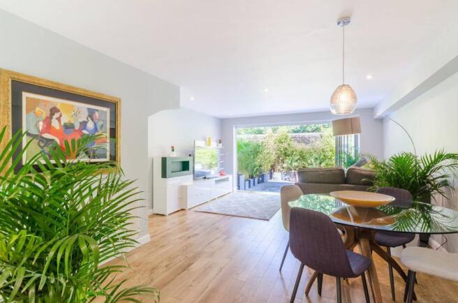3 Bedroom Terraced House For Sale In Erding Cottages Kingston