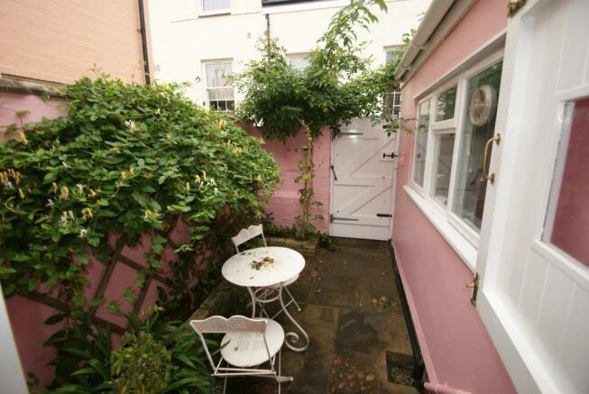 2 Bedroom Cottage For Sale In Aldeburgh Suffolk Ip15