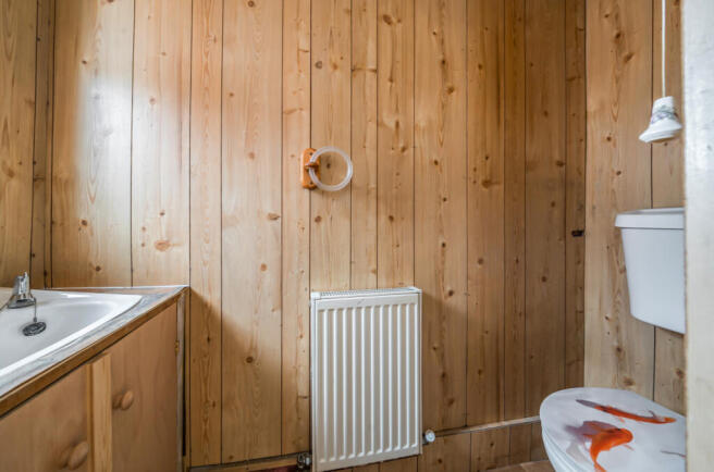 1384770-5-69298f2...