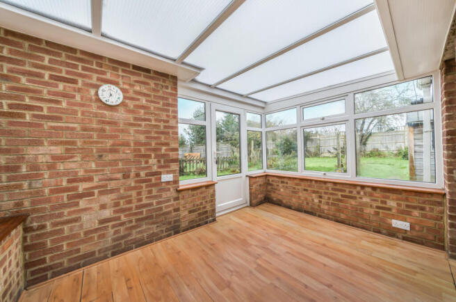 1384770-6-69298f4...