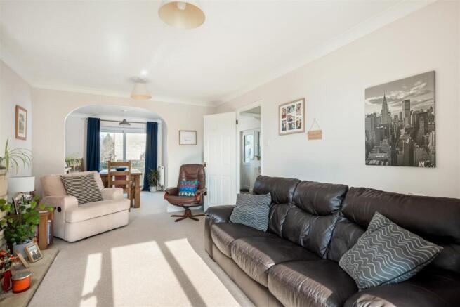 4 Wilcox Road-2.jpg