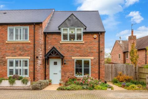 Walnut Close, Little Kineton, Warwick