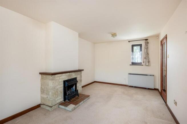 11 Rawlinson Close-2.jpg