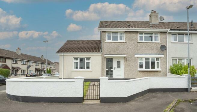 4 bedroom end of terrace house  for sale Derry