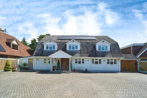 The Avenue, Wraysbury, Staines-upon-Thames, TW19