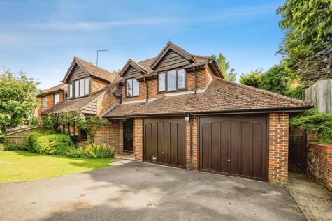 Magpie Close, Flackwell Heath, High Wycombe, HP10