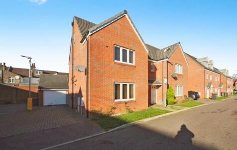 Guardian Way, Luton, LU1