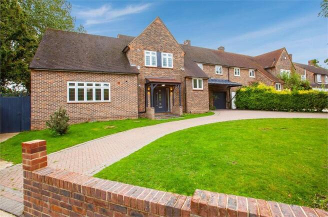 Wincanton Road, Romford, Greater London, RM39DH | Property for sale reviews, ratings, track prices, house valuation of 4 bedroom semi-detached house for sale in Wincanton Road, Romford, Greater London Wincanton Road, Romford, Greater London | Compare property for sale reviews & ratings, track property prices of 4 bedroom semi-detached house for sale in Wincanton Road, Romford, Greater London