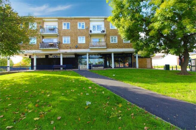 3 bedroom flat for sale in Whitmore Way, Basildon, Essex, SS14