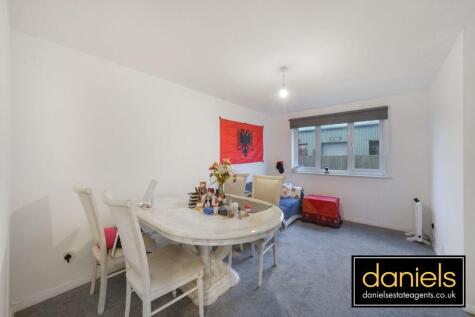 Trenmar Gardens, Kensal Green , London, NW10