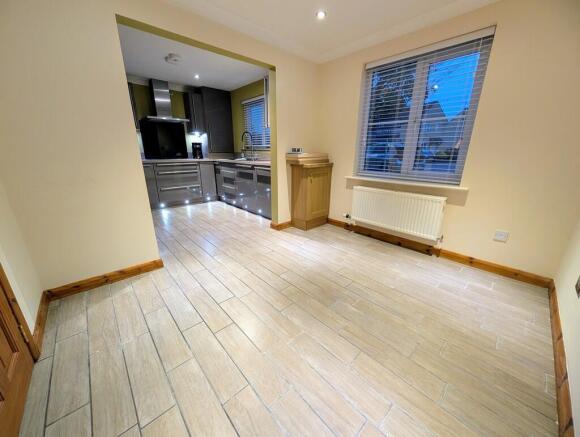 PXL_20251029_1638...