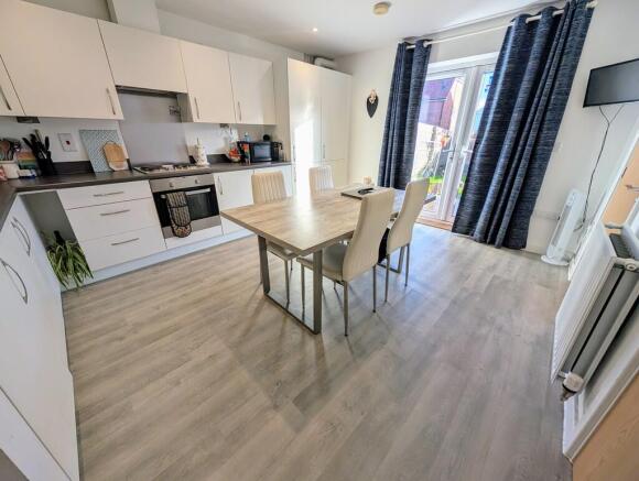 PXL_20251125_0949...