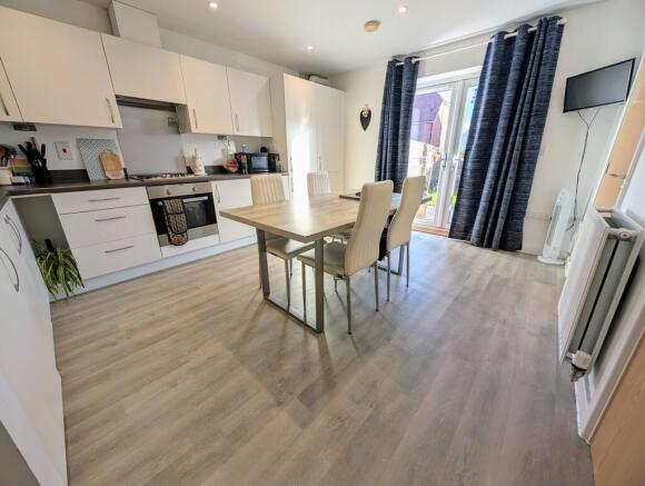 PXL_20251125_0949...