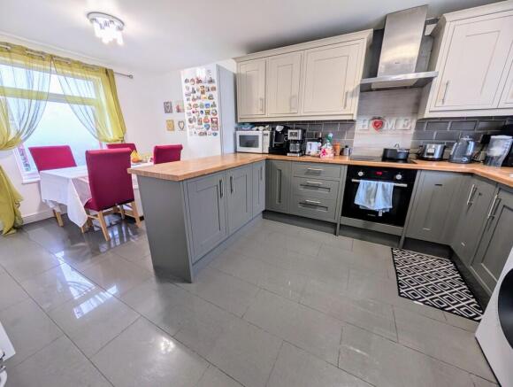 PXL_20251008_1005...