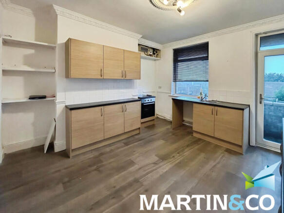 afdd423e-IMG-2025...