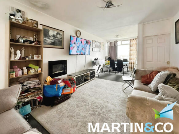 dc9e583b-IMG-2024...