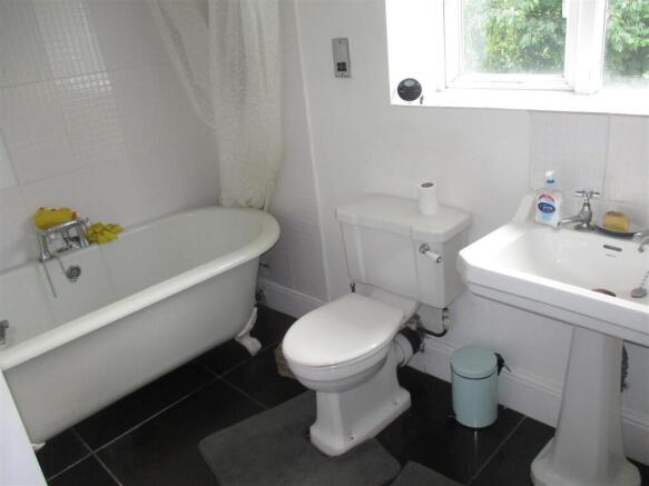 Bathroom.JPG