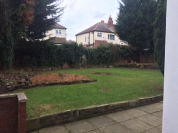 Large secluded back garden