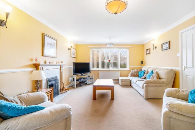 14 Russell Drive (Cowbit)-18