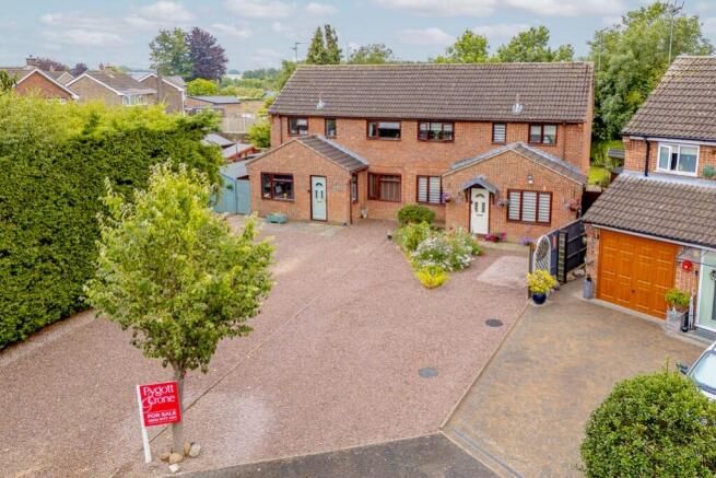 42 Pennyfield (Pinchbeck)-1