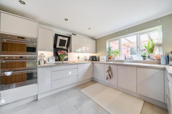 1376091-7-6915e94be5023