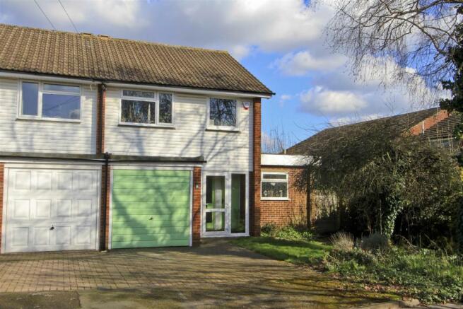 3 bedroom semi-detached house for sale in Kempton Close, Ickenham, UB10 ...