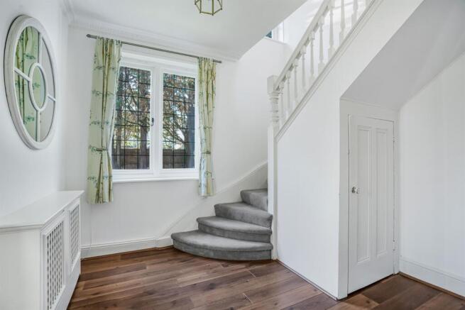 Entrance hall (Main)