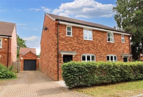 Greenacre Place, Newbury, Berkshire, RG14