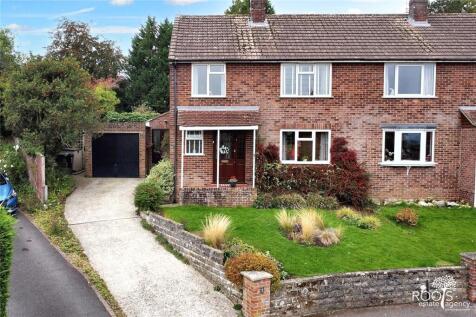 Abbey Close, Newbury, Berkshire, RG14