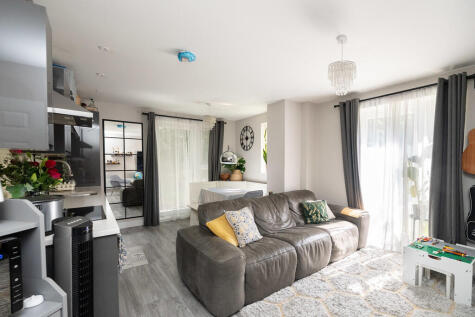 Box Hill Apartments, Chalkpit Lane