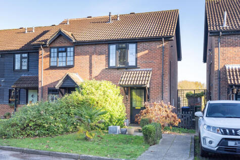 Barleymow Court, Betchworth