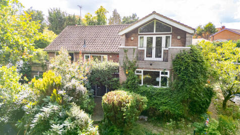 Deepdene Avenue, Dorking