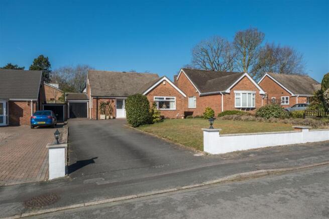 10 Windsor Close-035.jpg