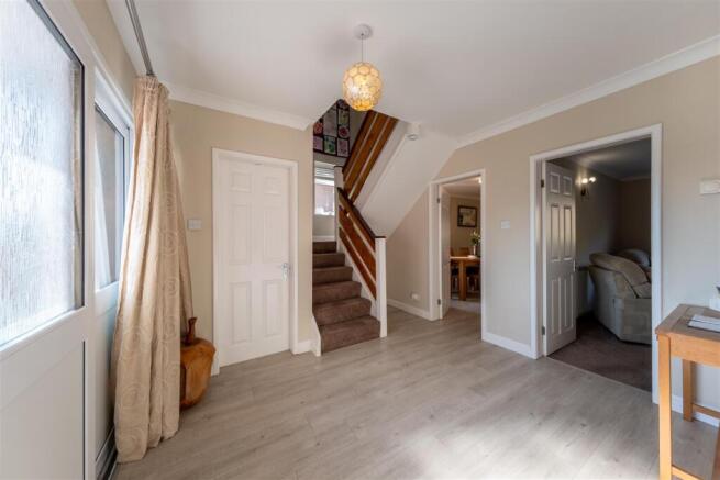 10 Windsor Close-017.jpg