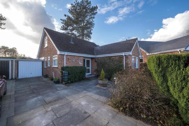 14 Windsor Close-024.jpg