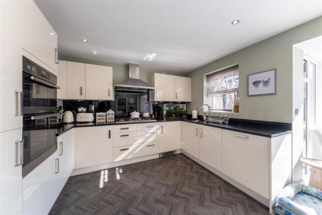 4 Brooke Avenue-001.jpg