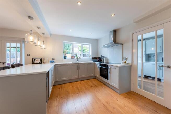 14 Carnoustie Close-002.JPG