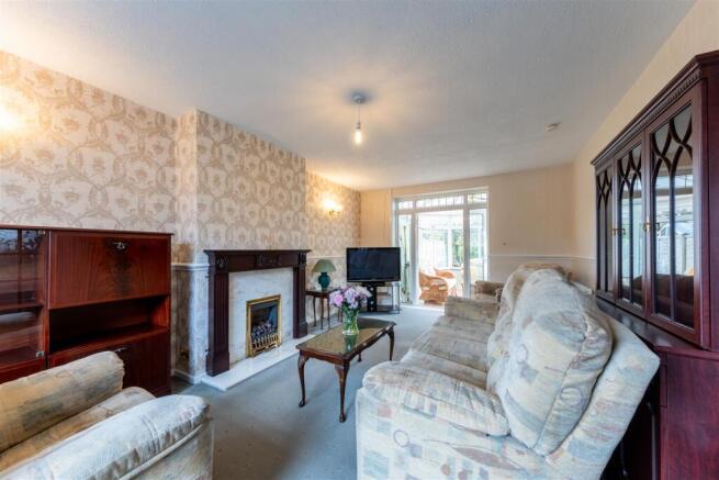 3 Chestnut Close-008.jpg