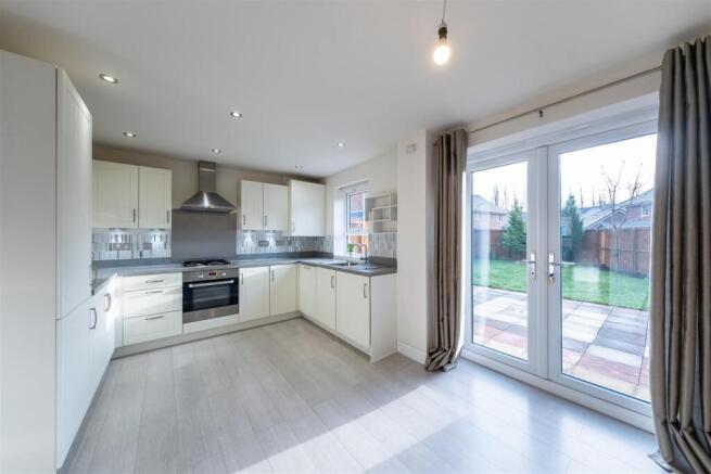 3 Dahlia Crescent-001.jpg